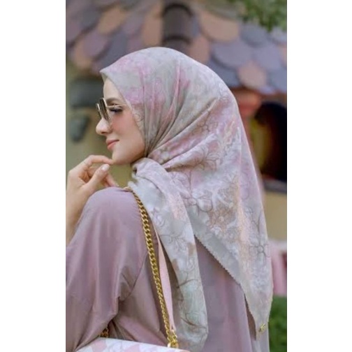 Preloved Buttonscarves Dream Park Milk Tea