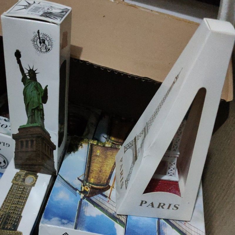 MINIATUR MENARA EIFFEL TOWER CAT 3 WARNA MINIATUR EIFFEL PARIS PAJANGAN KADO HIASAN