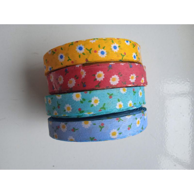 

pita motif bunga ukuran 1/2" (1, 25 cm)