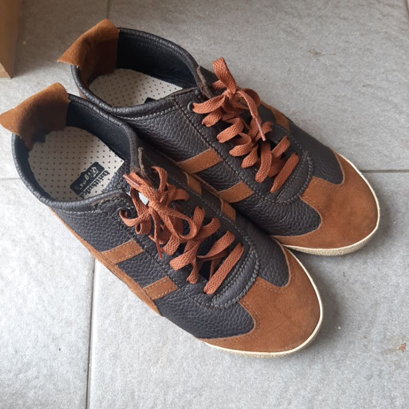 sepatu second onitsuka 41-260 japan