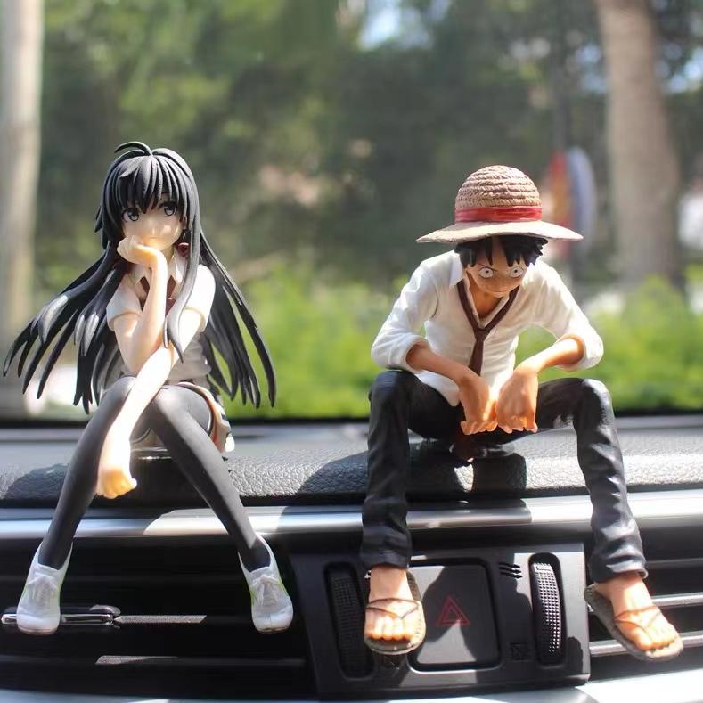 dF pajangan dashboard mobil luffy & snow /aksesoris dashboard mobil / boneka figure toy box untuk pa