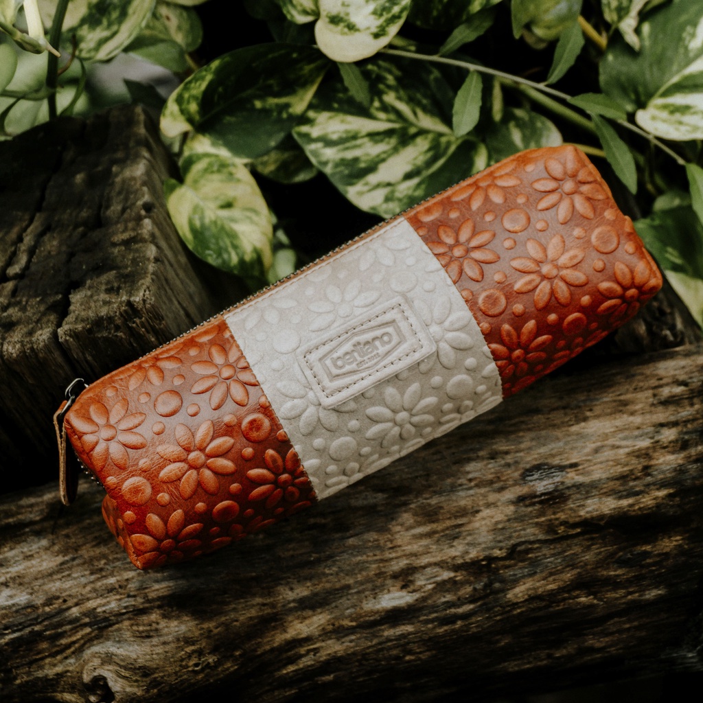 

Pencil Case I Dompet pensil kulit motif batik I Tempat pensil