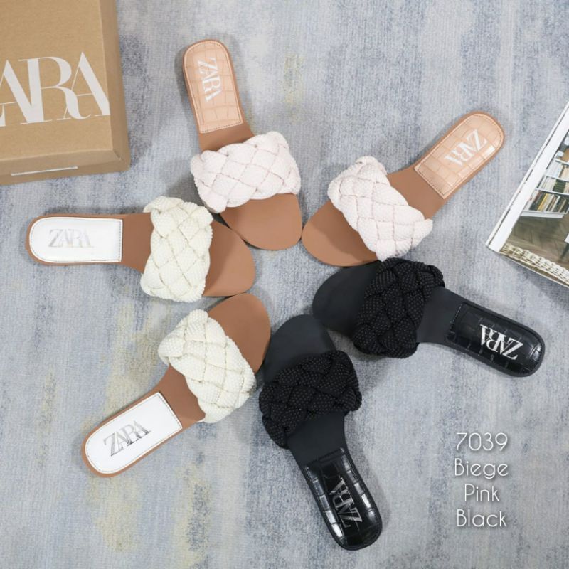 Sandal Zr wanita import flat pearl woven slide Cristal  kode 7039