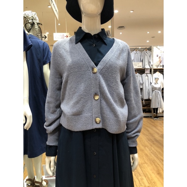 Jastip Uniqlo Light Souffle Yarn Short Cardigan WOMEN