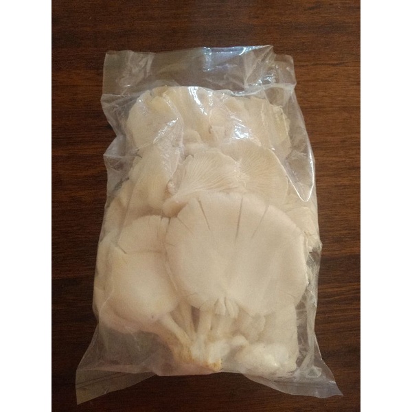 

jamur tiram segar 1 bungkus 500 gr jamur 100 % besar besar