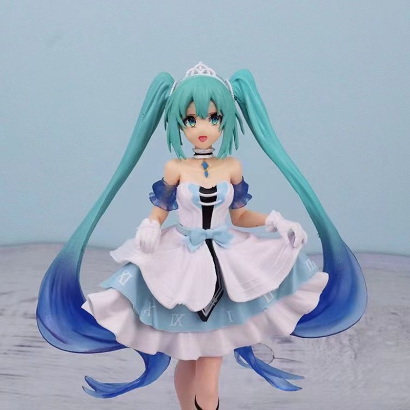 Anime Hatsune Miku Figure Full Dress Baju Musim Dingin Cinderella Miku Virtual Singer Standing Boneka PVC Action Figure Collectible Model Toys