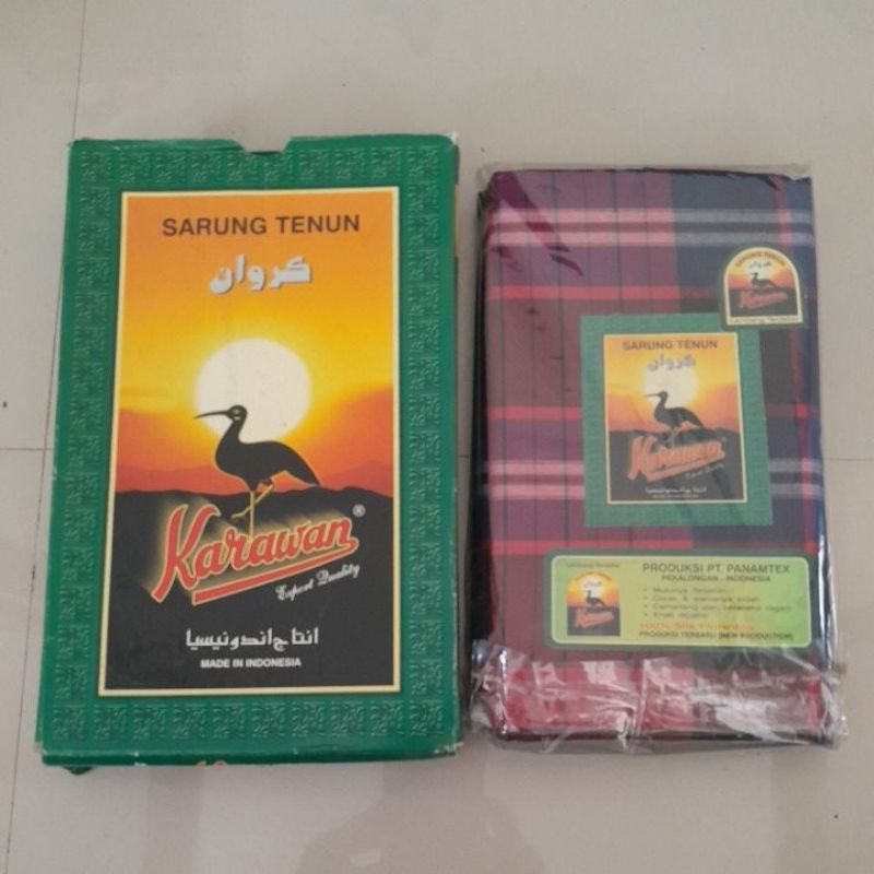 SARUNG TENUN KARAWAN