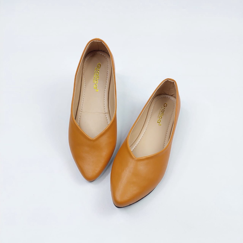 Gratica sepatu flat shoes lancip polos mi06