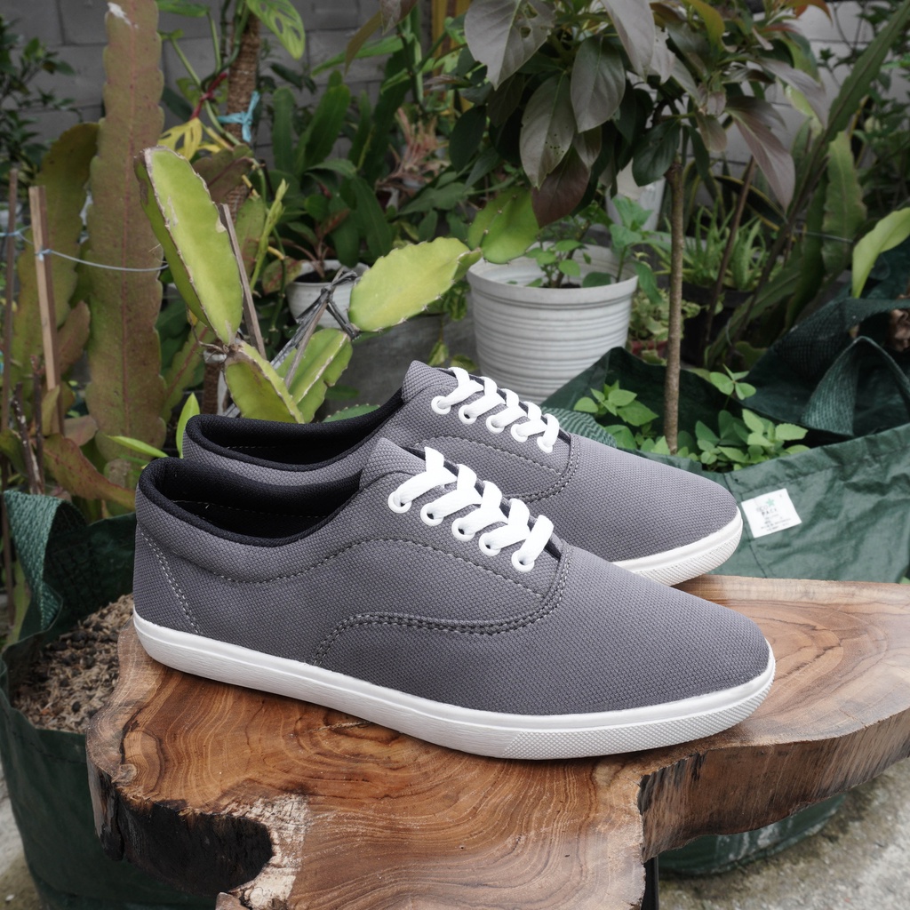 ( SEPATU POLOS ) SEPATU OLDSKOOL CLASSIC BLACK WHITE SNEAKERS OLDSCHOOL PRIA WANITA