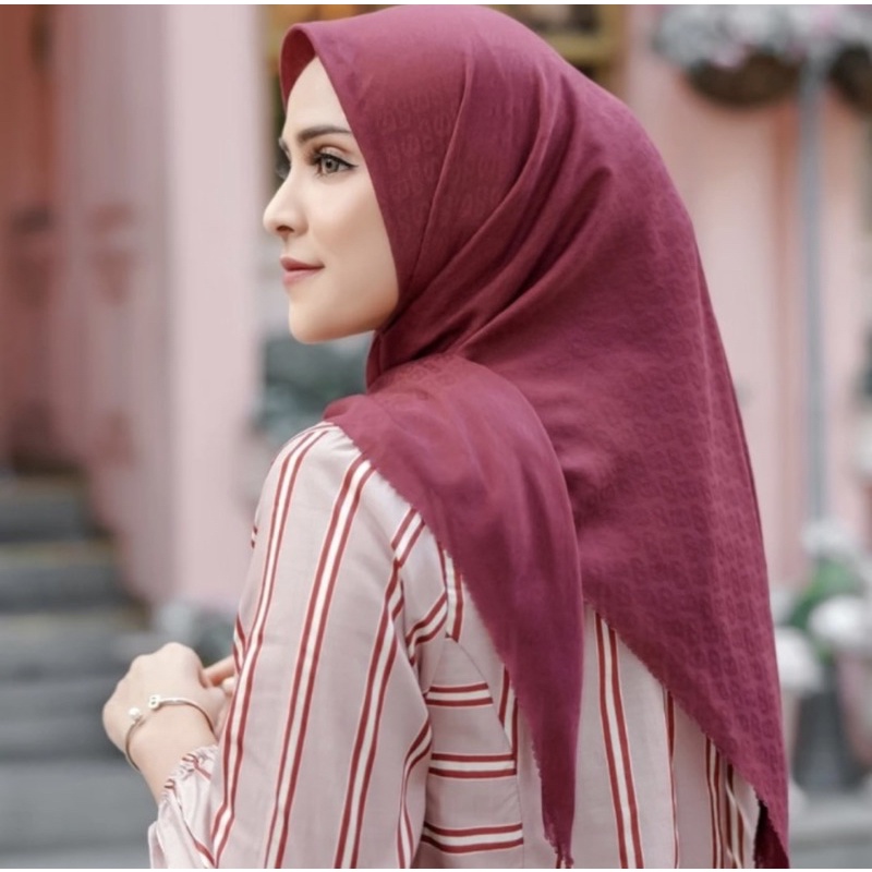 Buttonscarves embossed ruby