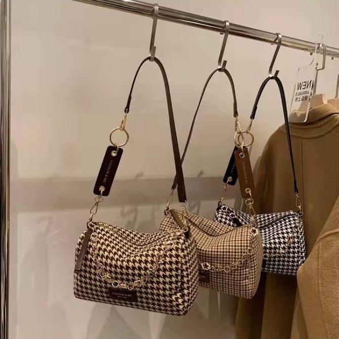 Tas Slempang Kain Fashion Wanita Import