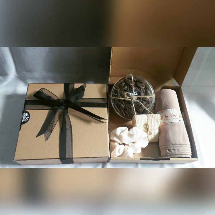 

Terlaris ✨ - Hampers hijab pashmina cookies kuker/kado/gift - Request 2.1.23