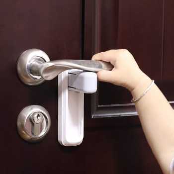 Pengaman Ganjalan Gagang Pintu Rumah Tempel Door Lever Lock Safety Child / Pengganjal Gagang Pintu Lemari Minimalis Perekat Kuat Tanpa Paku / Pelindung Penahan Gagang Pintu Rumah Kokoh Anti Rusak / Ganjal Penahan Pintu Pelindung Anak Doorstopper Wall