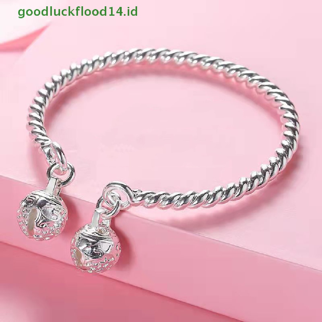 [GOOGFOUR] Gelang Bangle Liontin Fashion Adjustable Lapis Silver Warna Silver Untuk Wanita [Atasan]