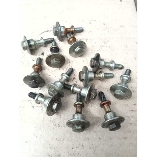 Baut tutup head beat esp scopy esp Beat digital beat street 2 biji ori