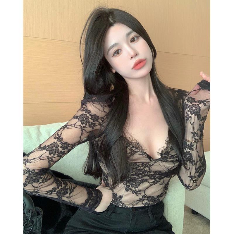 Red Kerah persegi renda bottoming kemeja wanita musim gugur dan musim dingin versi Korea dari mesh jahitan tembus pandang seksi gaya barat kemeja lengan panjang top