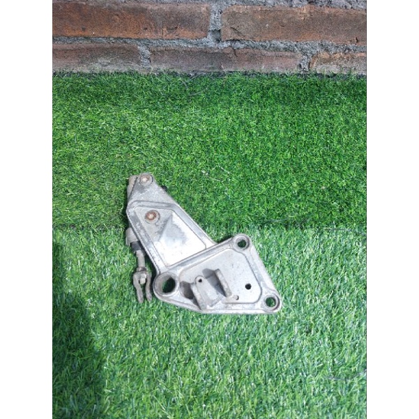 Postep Depan Dudukan Footstep Kawasaki Ninja R SS Ninja150 Sebelah Kanan Original