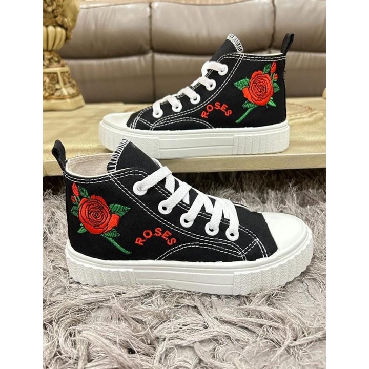 Sepatu Sneakers Wanita Kanvas Bordiran Bunga-Rosse Import