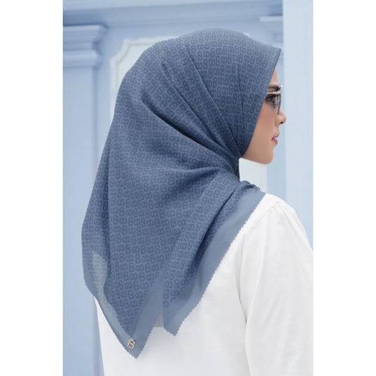 TAPIS SQUARE BUTTONSCARVES