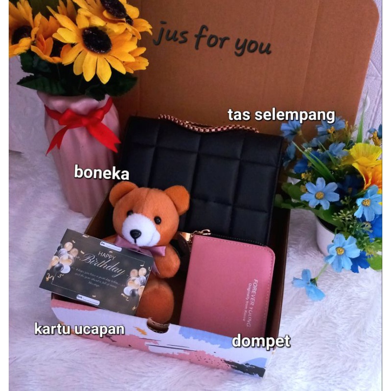 

kado cewek ulang tahun lucira black series/hampers wisudah/ulang tahun/wedding