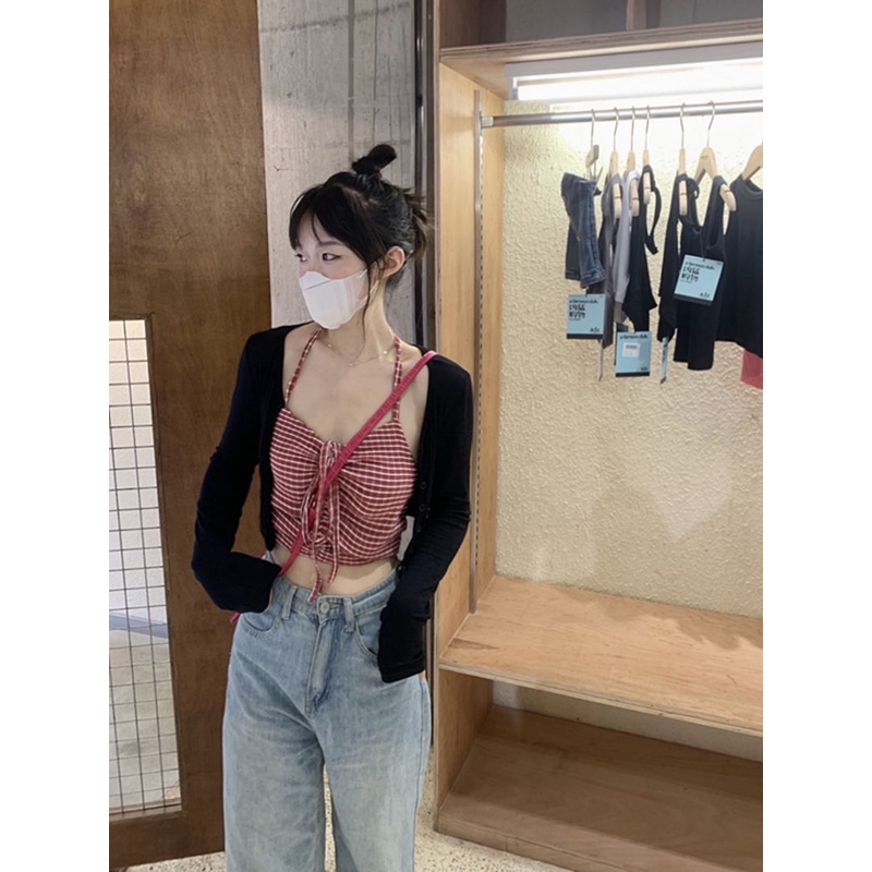 Red Spice Girls Niche Chic Serut Menggantung Leher Suspender Wanita Pakaian Dalam Musim Panas Ramping Desain Serbaguna Rompi Pendek Tanpa Lengan