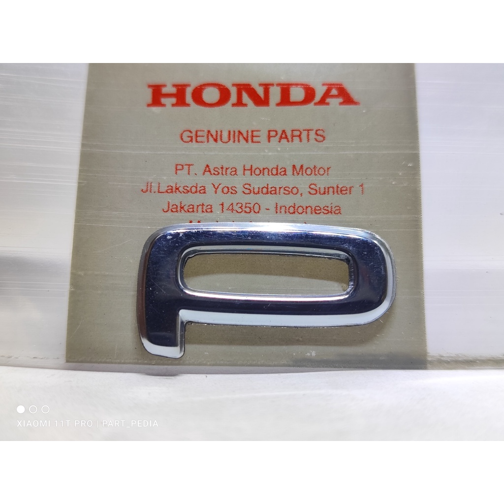 Emblem Scoopy 2021 - 2022 3D satuan ( huruf P ) Silver Original Honda kode part 86836-K2F-N10ZB