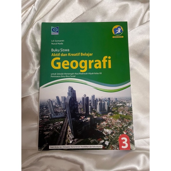 Buku Geografi kelas 12