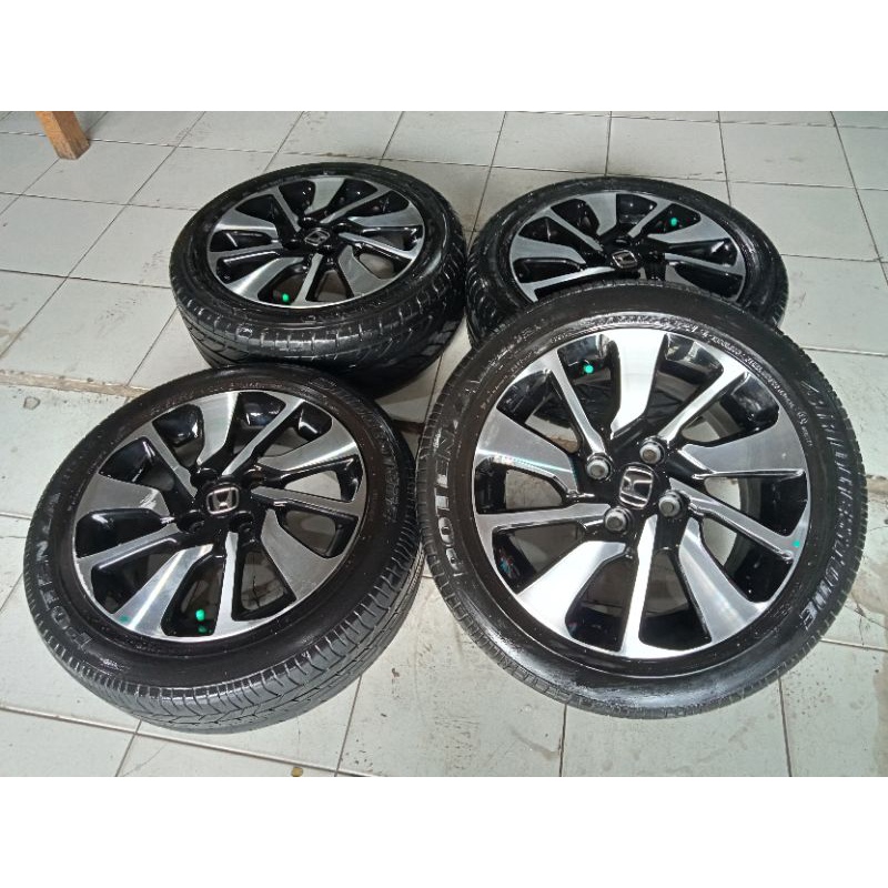 pelek mobil bekas Brio Rs ring  15+ban 185 55 R15 lebar 6 et 50 pcd 4x100