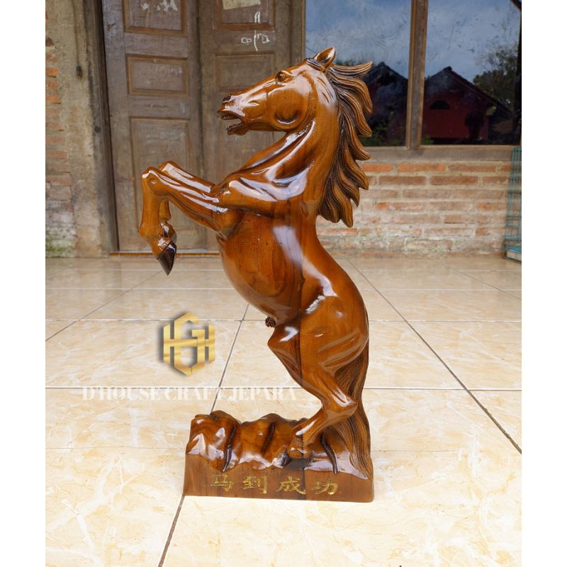 Patung Kuda Custom Ukiran Nama Kayu Jati Tinggi 40cm