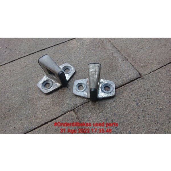 Door Striker Pintu Mercedes Benz W124 Sepasang
