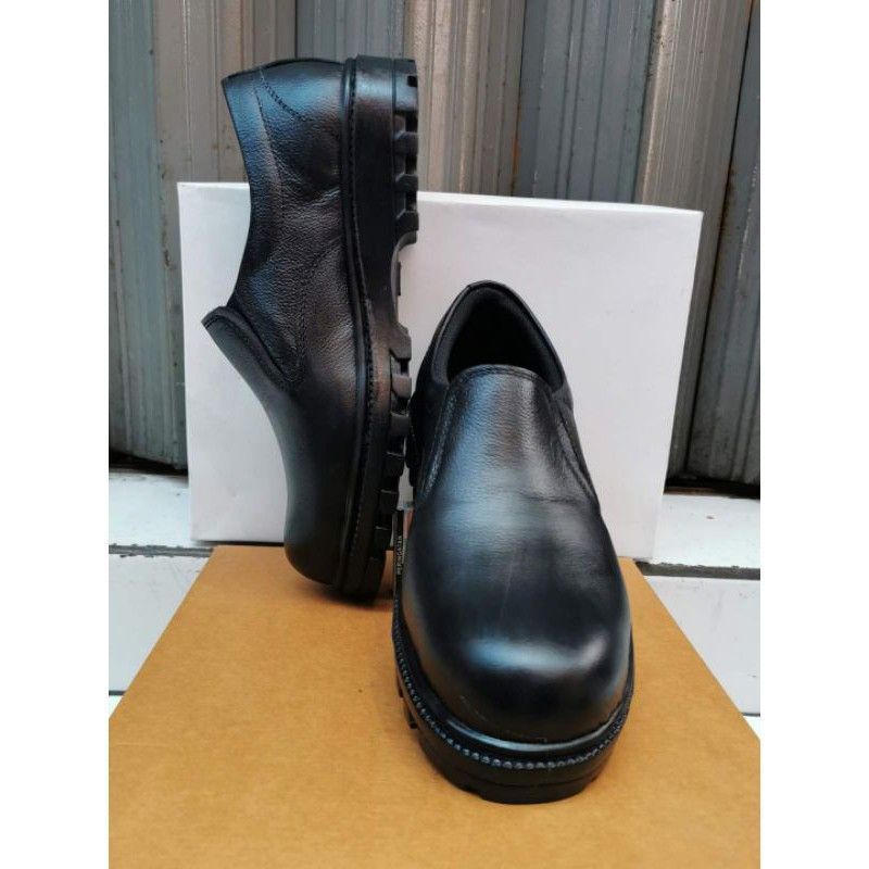 sepatu safety slip on polos, safety ujung besi, sepatu keeja safety