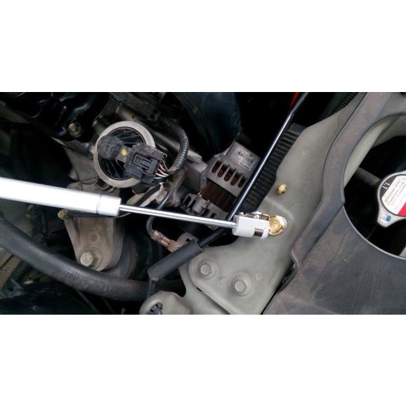 Hidrolik kap mesin Honda Mobilio