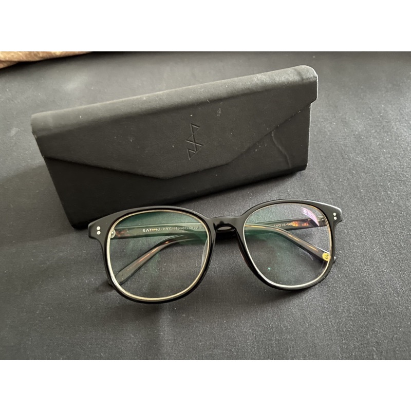 PRELOVED..Kacamata Saturdays Hardin
