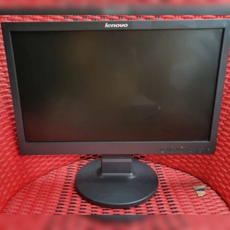 lcd 19in widescreen lenovo monitor kondisi mantul set kabel power dan vga