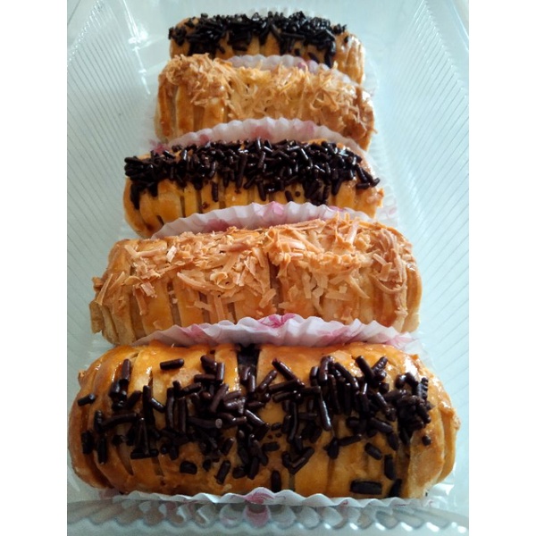 

BOLEN PISANG COKLAT KEJU ISI 10pcs