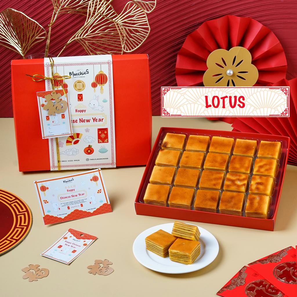 

Hampers CNY Imlek Sincia Premium - Lotus Set . Kue Lapis Legit Wijsman