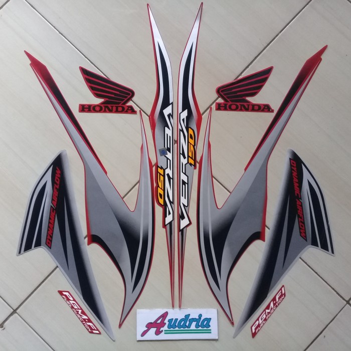 

TERLARIS | Stiker Striping Motor Honda Verza 150 2013 Merah