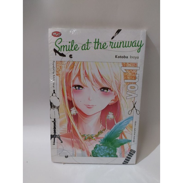 Komik Smile At The Runway 1 / 01