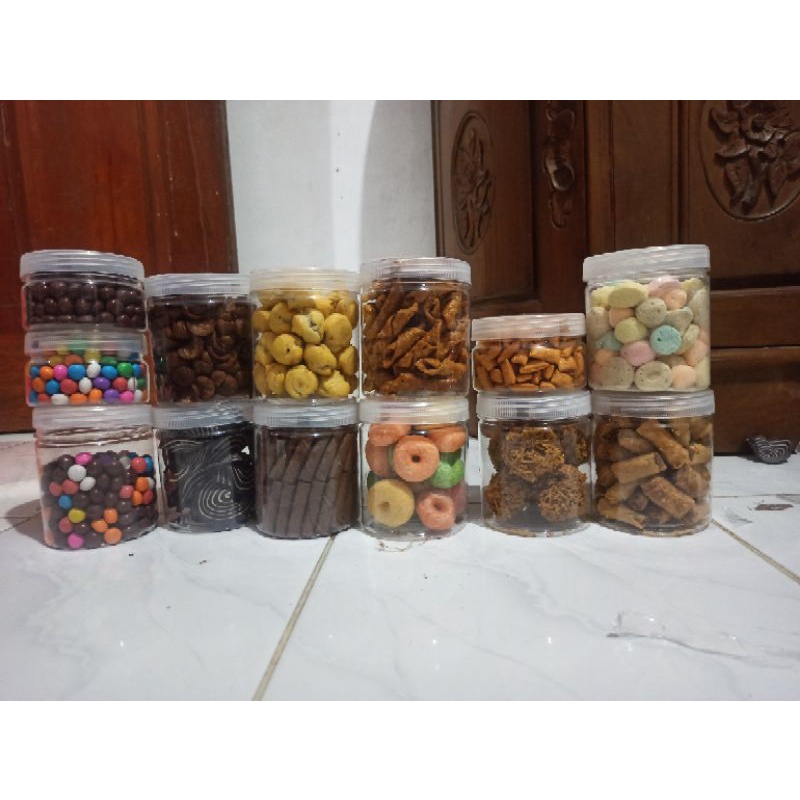 

Aneka kue dan Snack kemasaan toples 300gr