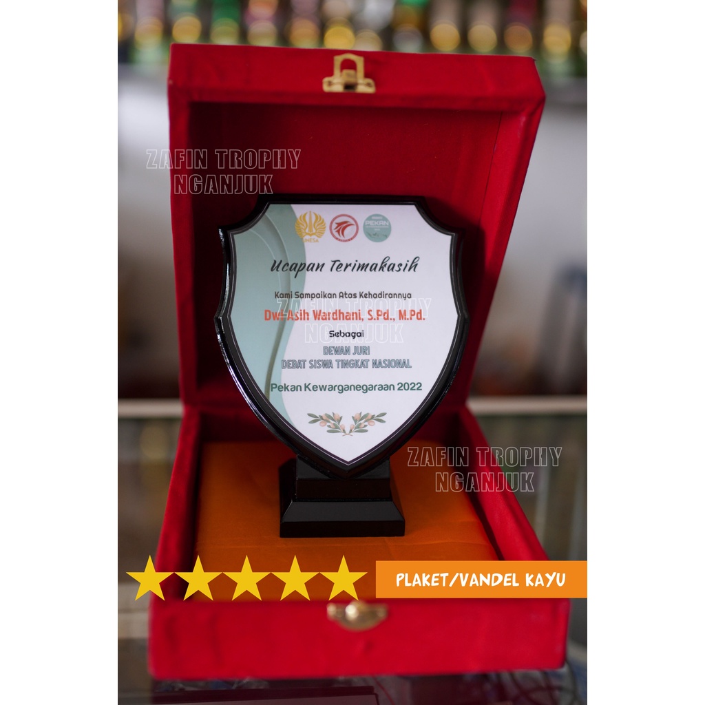 Vandel Plakat Kayu Model Perisai