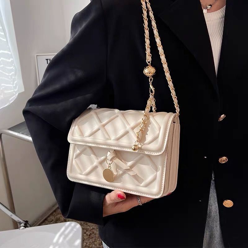 Red Versi Korea dari tas sederhana wanita 2022 baru trendi musim semi rantai tas satu bahu wanita high-end sense of foreign style Messenger tas persegi kecil