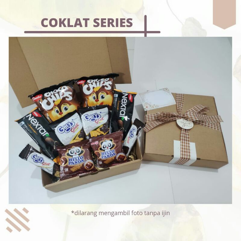 

Hampers snack | Snack box | Gift box | Hadiah | Hadiah wisuda | Kado wisuda | Snack
