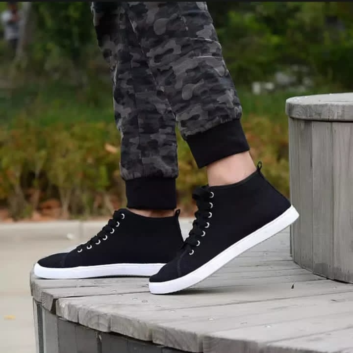 sepatu sneakers boot pria polos trendi kekinian 37-40