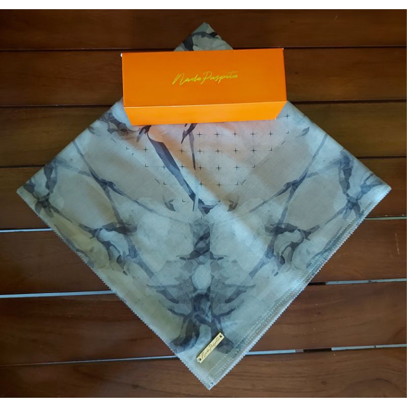 PRELOVED Hijab segiempat bahan voal kerudung wanita original nada puspita scarf gardenia beige