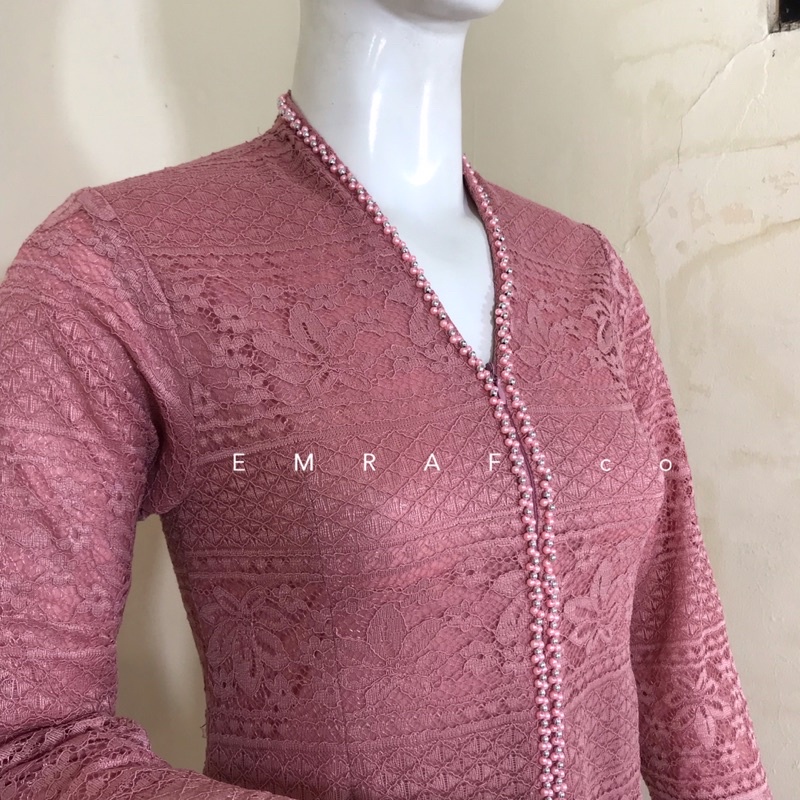 Kebaya Tunik / Tunik Brokat / Kebaya Modern / Kebaya tile / Kebaya Favorite / Batik Couple