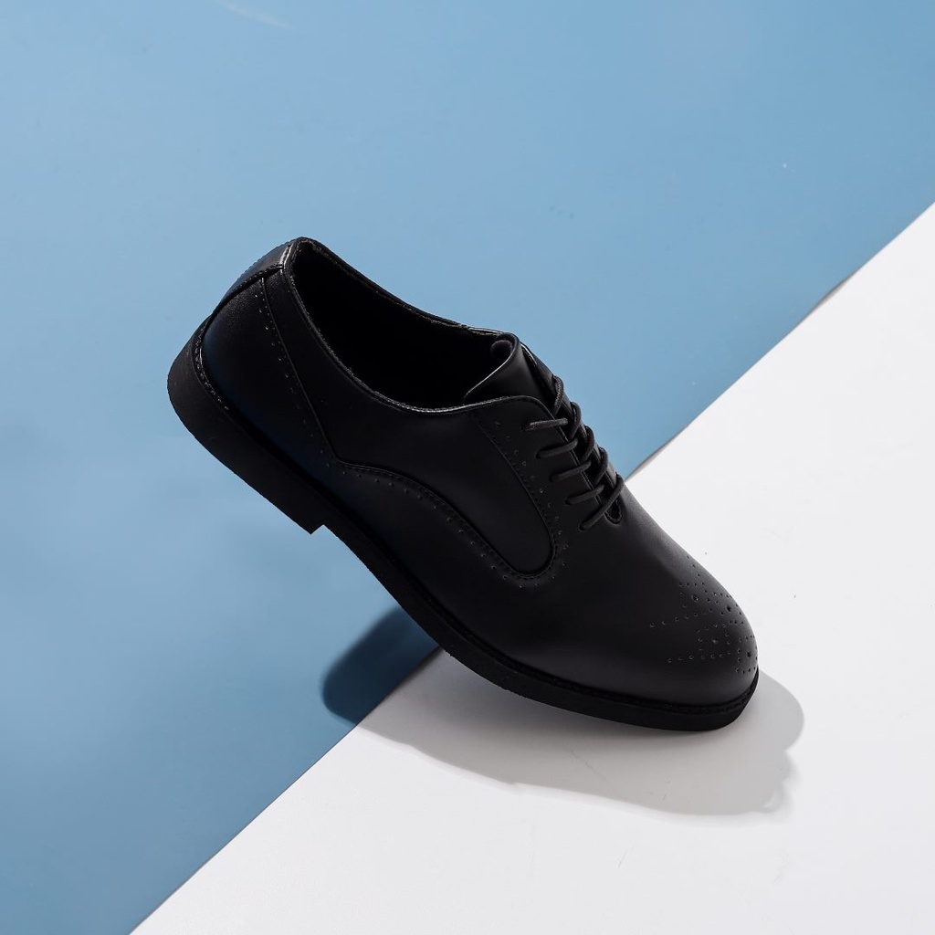 CERBERUS BLACK ORIGINAL x LVNATICA Sepatu Formal Hitam Tali Pria Pantofel Kerja Kantor Dinas Resmi Guru Kantoran Pesta Pernikahan Kondangan Nikah Kuliah Casual Derby Oxford Semi Kulit Premium Footwear Big Size Jumbo Ukuran Besar 44 45 Keren Murah Terbaru