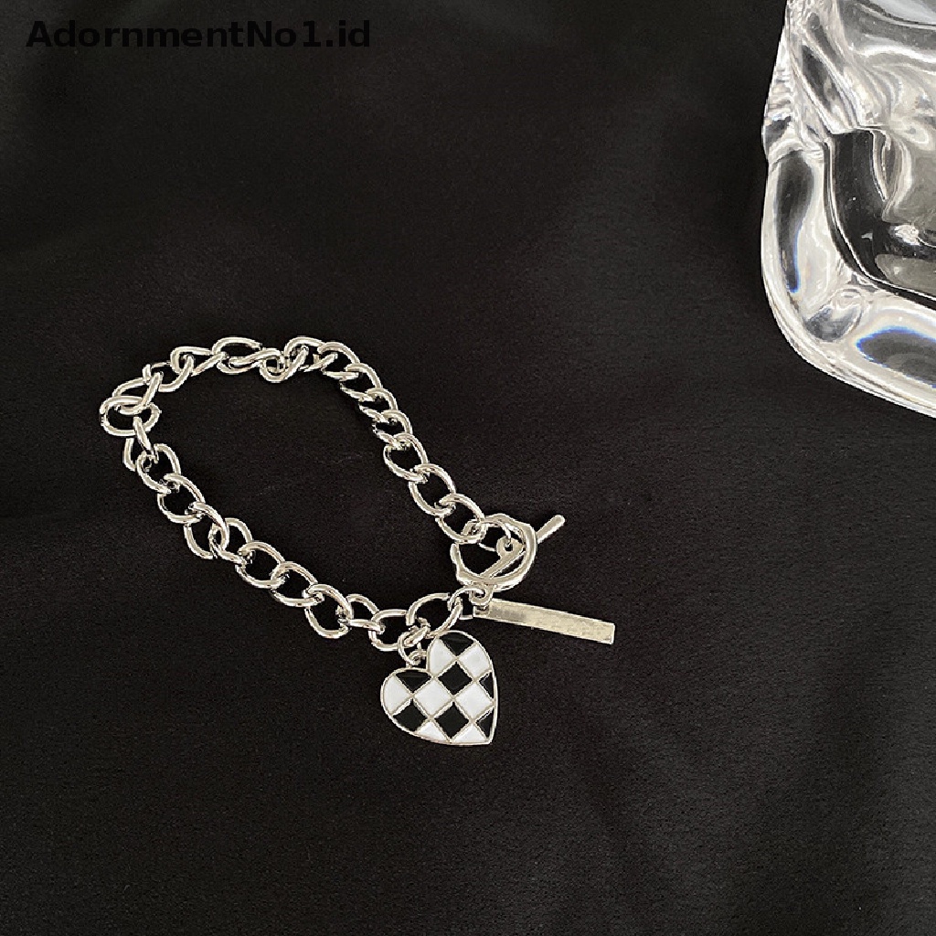 [AdornmentNo1] Personalized Necklace Checkerboard Love Pendant Necklace Desain Sense Sweater Canggih Rantai Tulang Selangka Ins Hip-Hop Necklace [ID]