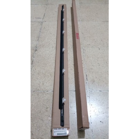 Pelipit Kaca Wheterstrip Belakang Kanan Luar Xenia Avanza 2004-2011 Original