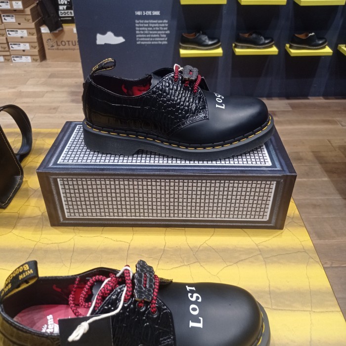 Bok Docmart Dr Martens 1461 Warner Bros Lost Boy New Original