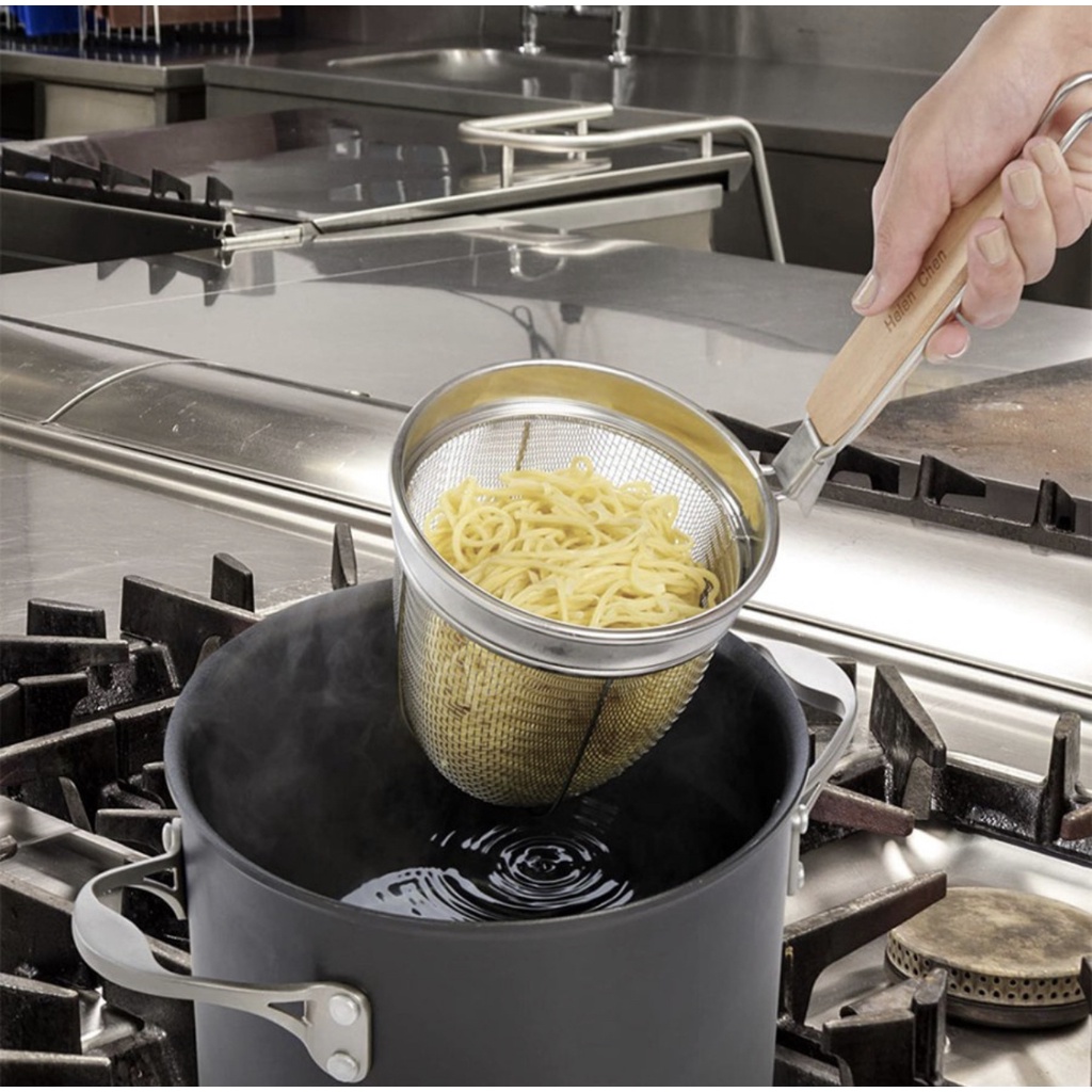 [BISA COD] PROMO Saringan Mie Stainless Berkualitas Gagang Panjang Dapat Digantung Saringan Bakso Saringan Kuah Saringan Rebus Serokan Saringan Bolong Saringan Gagang Kayu Centong Irus Penyaring Murah Meriah